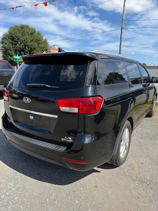 2016 Kia Carnival - Image 3 of 20