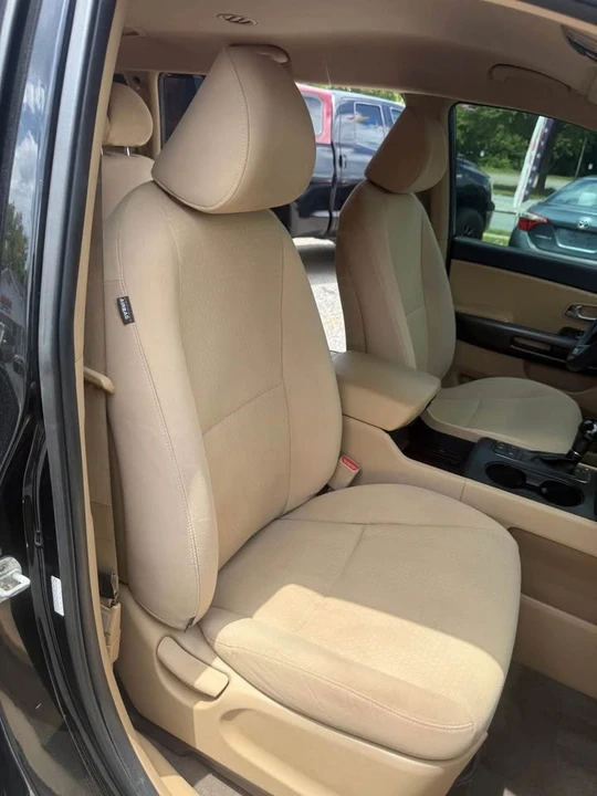 2016 Kia Carnival - Image 13 of 15