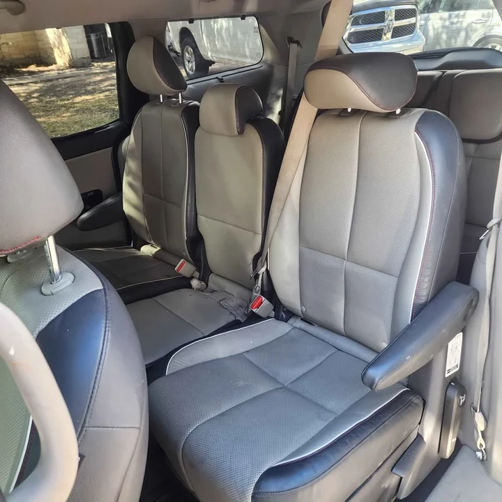 2016 Kia Carnival - Image 3 of 5