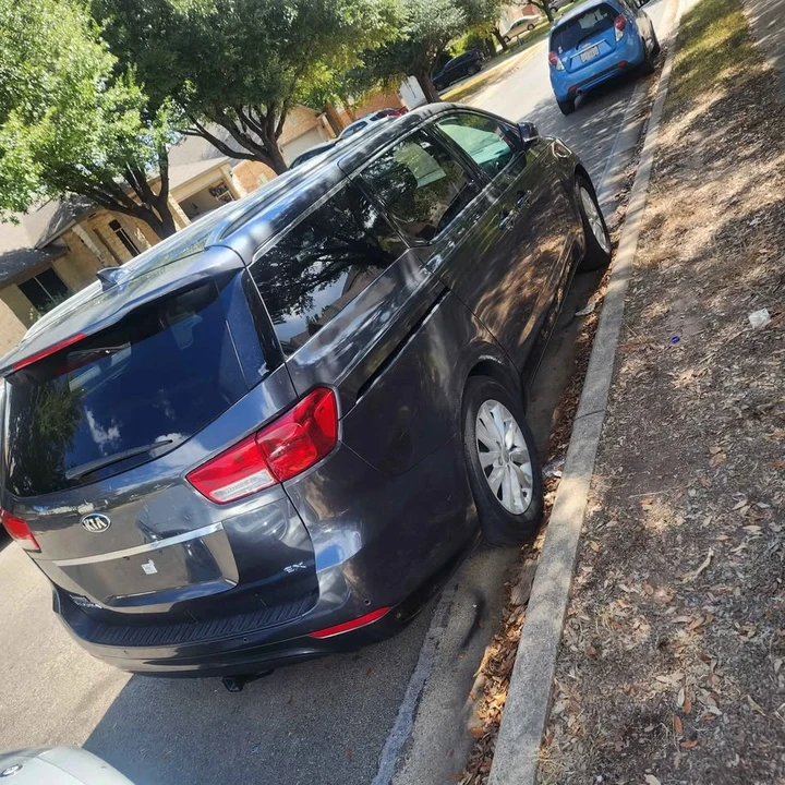 2016 Kia Carnival - Image 4 of 5