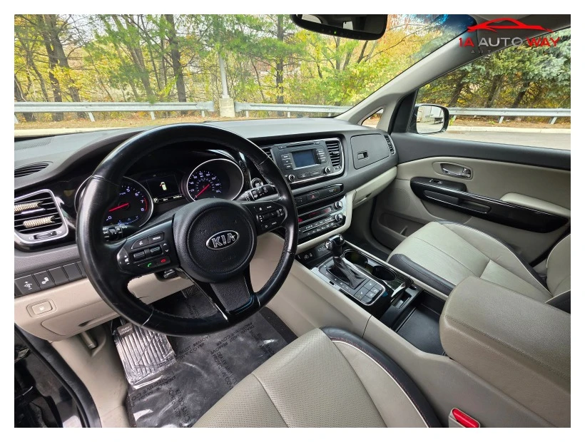 2016 Kia Carnival - Image 7 of 8