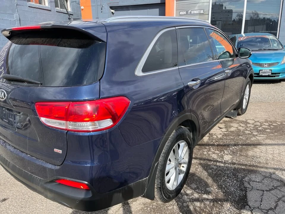 2016 Kia Sorento - Image 8 of 12