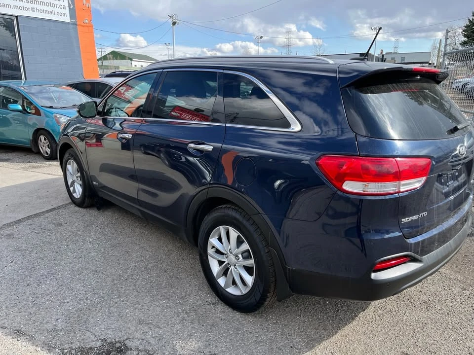 2016 Kia Sorento - Image 6 of 12