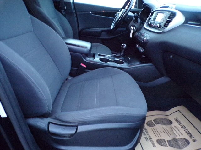 2016 Kia Sorento - Image 13 of 20
