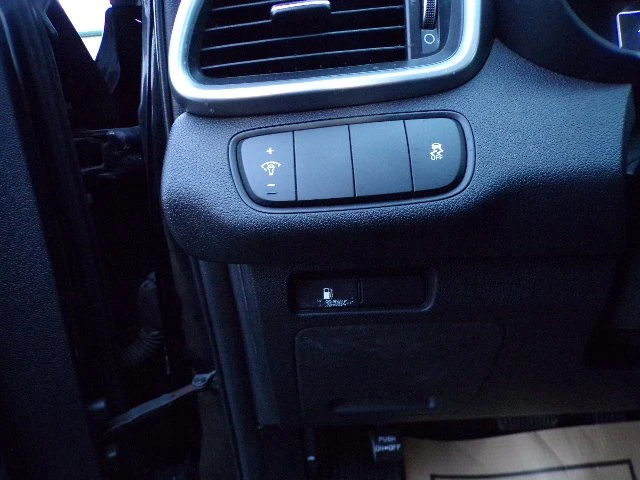 2016 Kia Sorento - Image 7 of 20