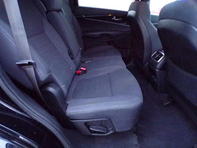 2016 Kia Sorento - Image 14 of 20