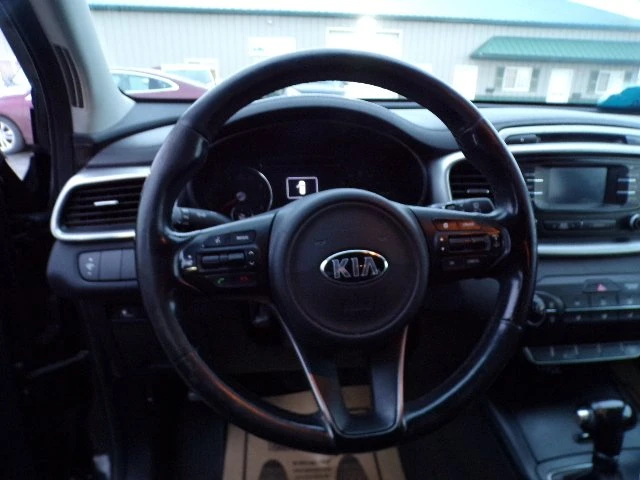 2016 Kia Sorento - Image 8 of 20