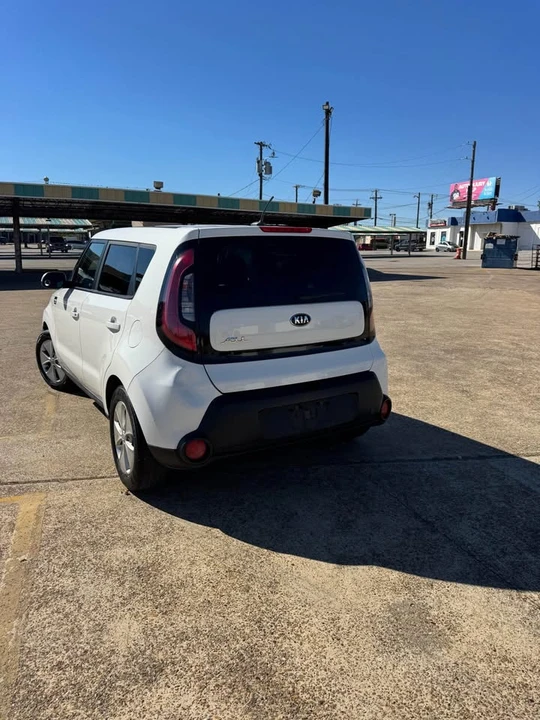2016 Kia Soul - Image 14 of 17