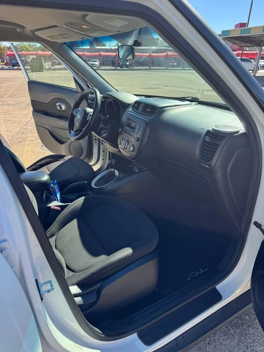 2016 Kia Soul - Image 5 of 17