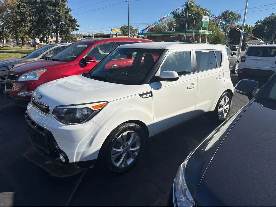 2016 Kia Soul - Image 2 of 10