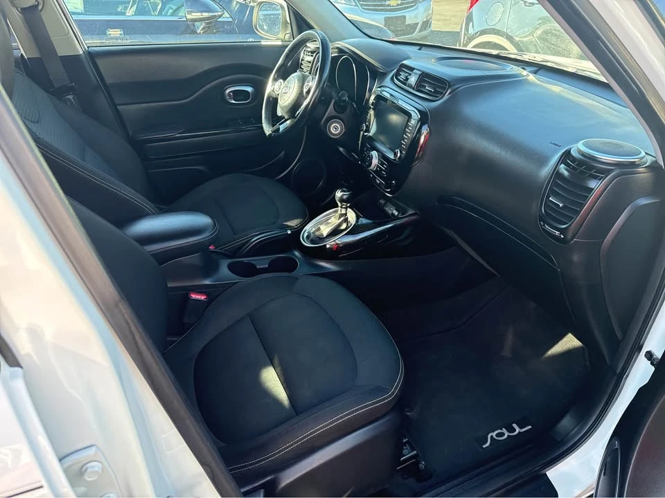2016 Kia Soul - Image 8 of 10