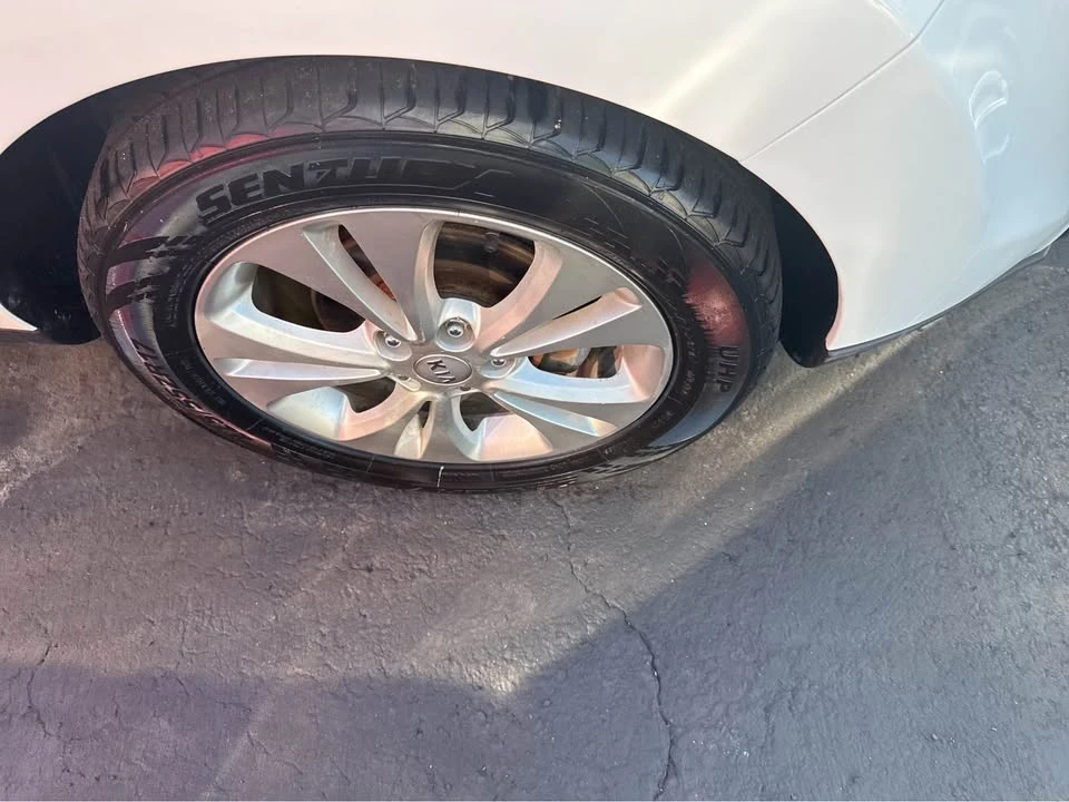 2016 Kia Soul - Image 6 of 10