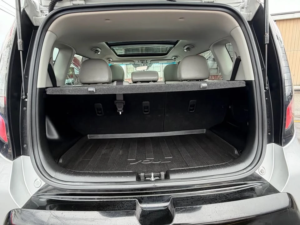 2016 Kia Soul - Image 10 of 13
