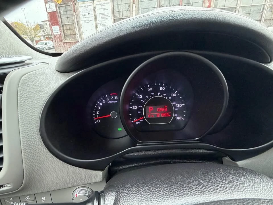 2016 Kia Soul - Image 11 of 13