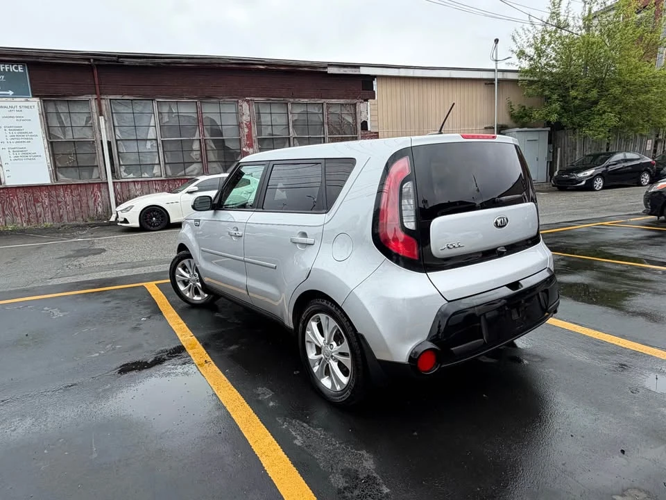 2016 Kia Soul - Image 7 of 13