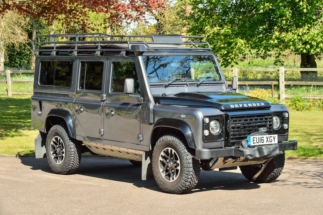 2016 Land Rover Defender 110 - Image 2 of 31