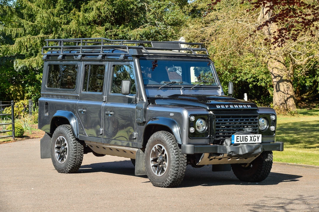 2016 Land Rover Defender 110 - Image 18 of 31