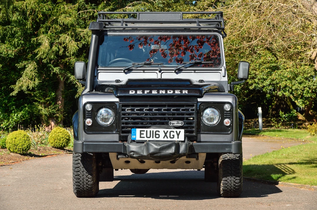 2016 Land Rover Defender 110 - Image 3 of 31
