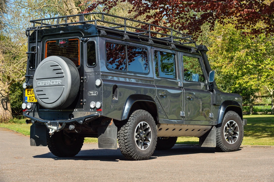 2016 Land Rover Defender 110 - Image 8 of 31