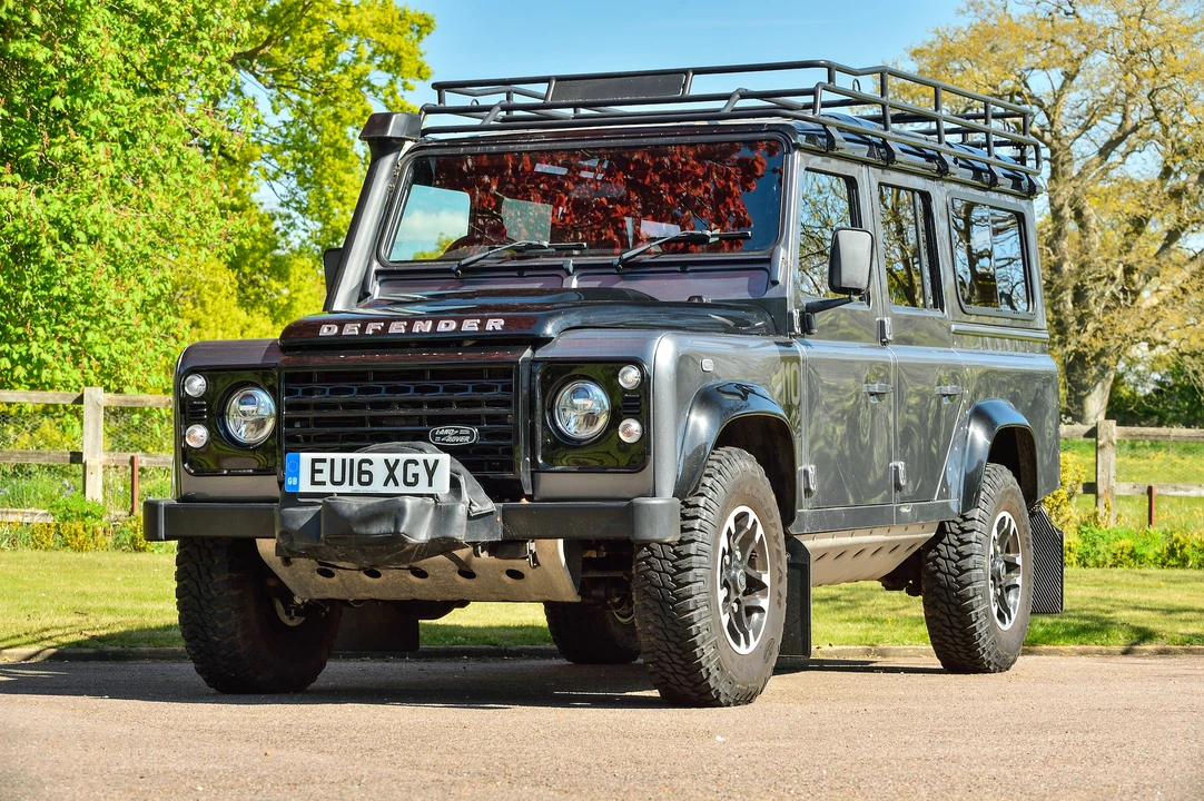 2016 Land Rover Defender 110 - Image 4 of 31