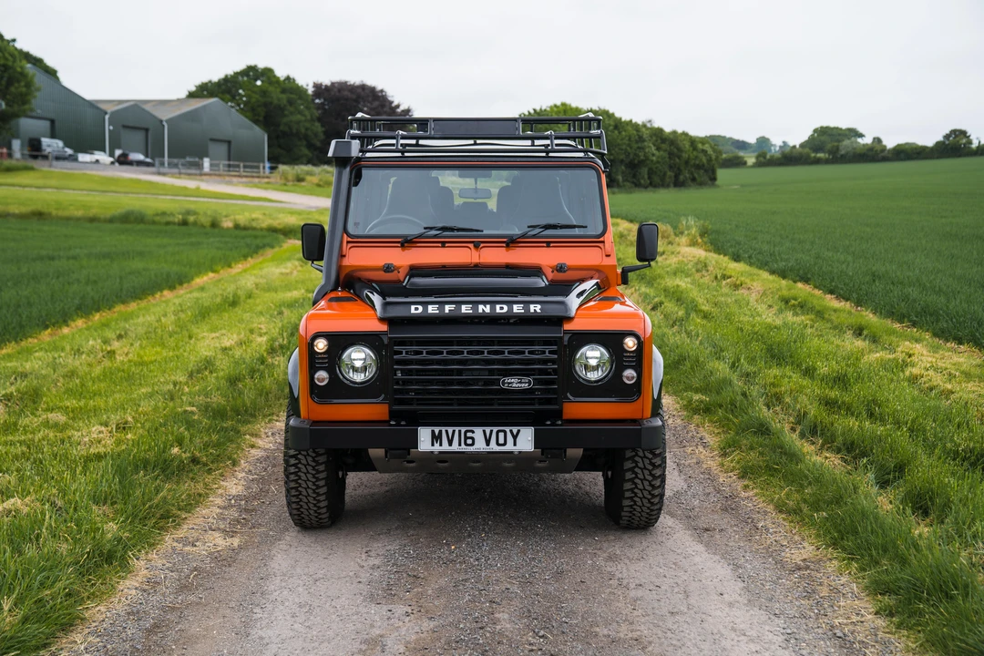 2016 Land Rover Defender 110 - Image 3 of 31