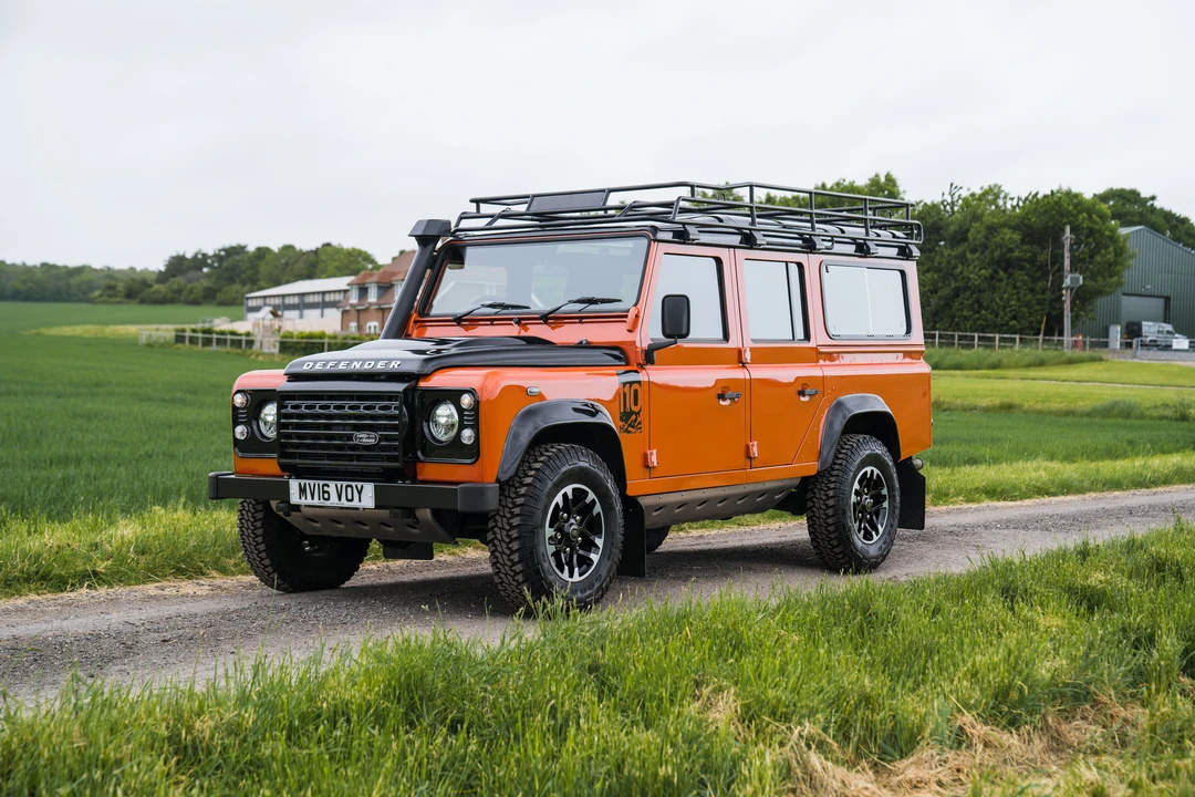 2016 Land Rover Defender 110 - Image 12 of 31