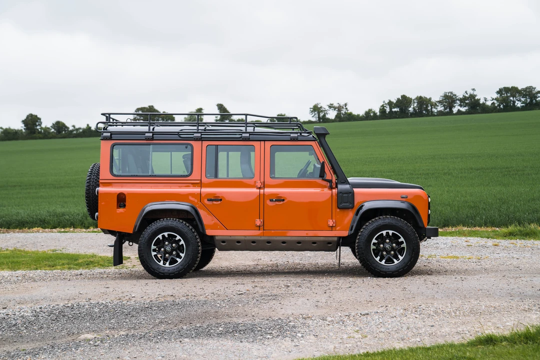 2016 Land Rover Defender 110 - Image 9 of 31