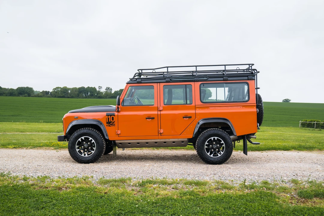 2016 Land Rover Defender 110 - Image 5 of 31