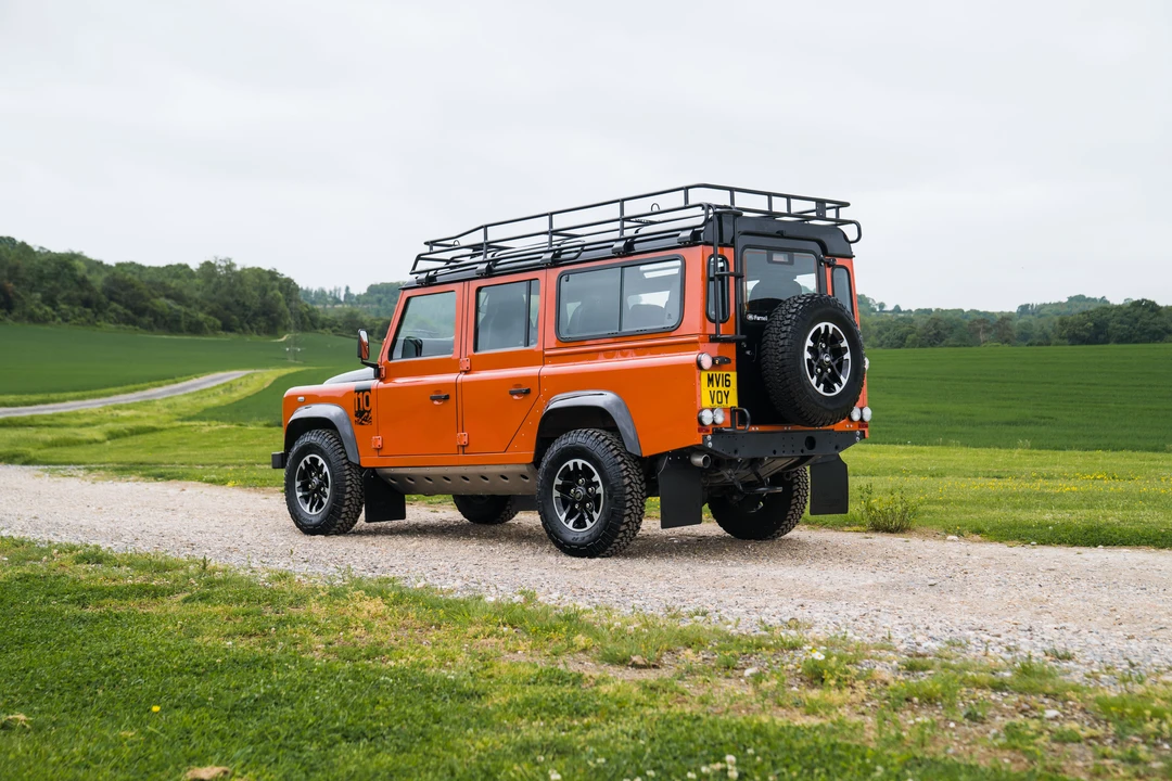 2016 Land Rover Defender 110 - Image 6 of 31