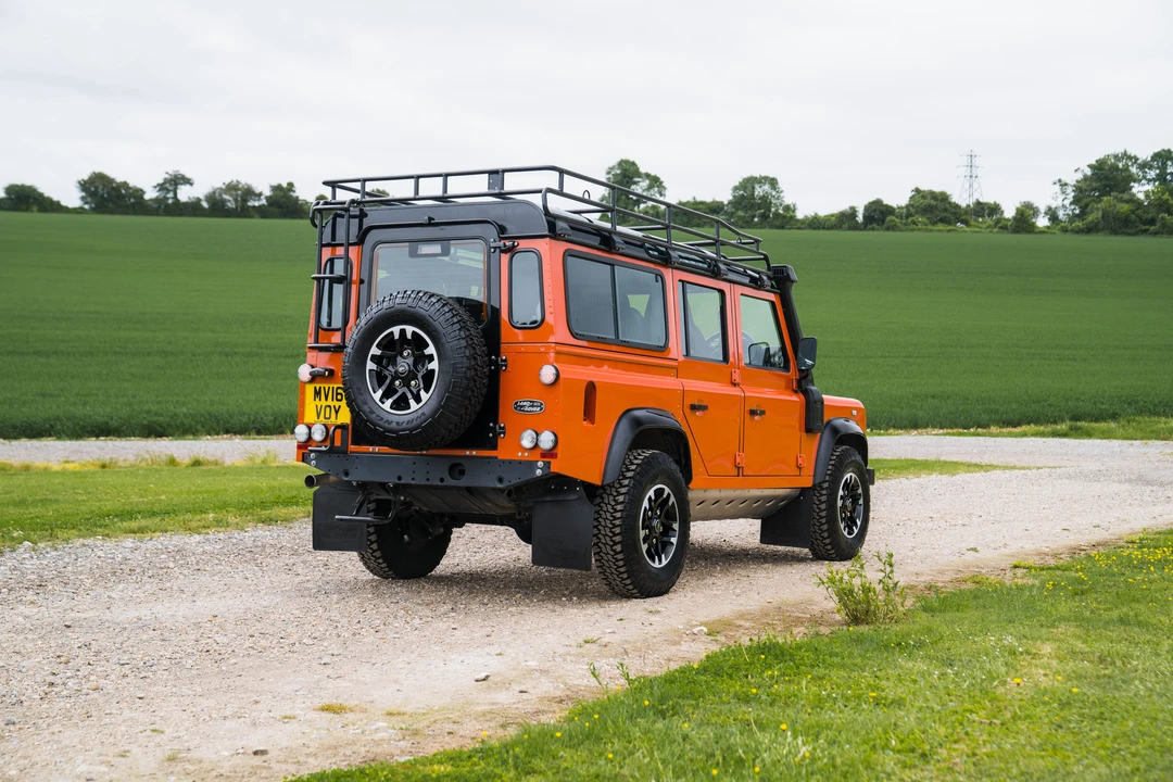 2016 Land Rover Defender 110 - Image 8 of 31