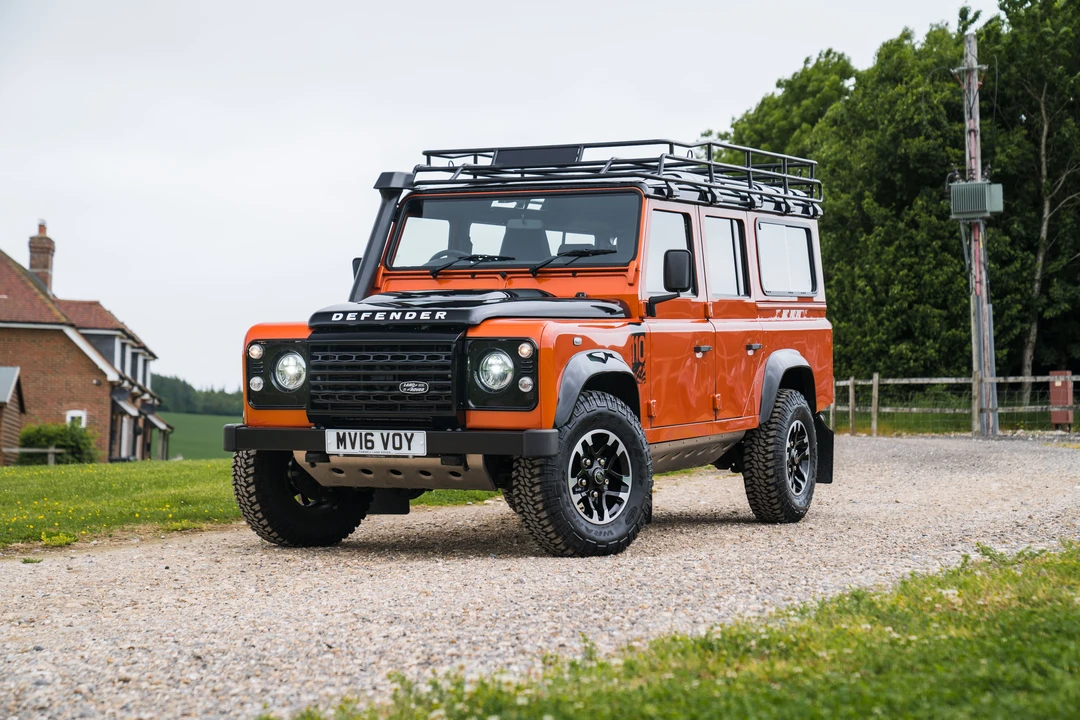 2016 Land Rover Defender 110 - Image 2 of 31
