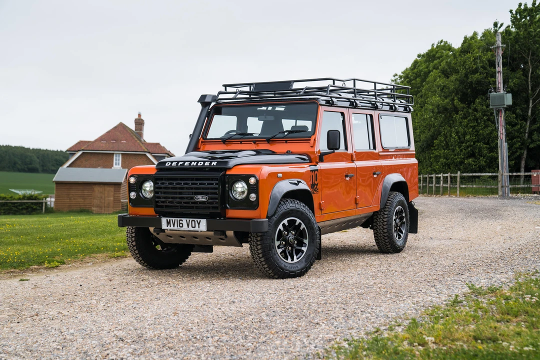 2016 Land Rover Defender 110 - Image 19 of 31