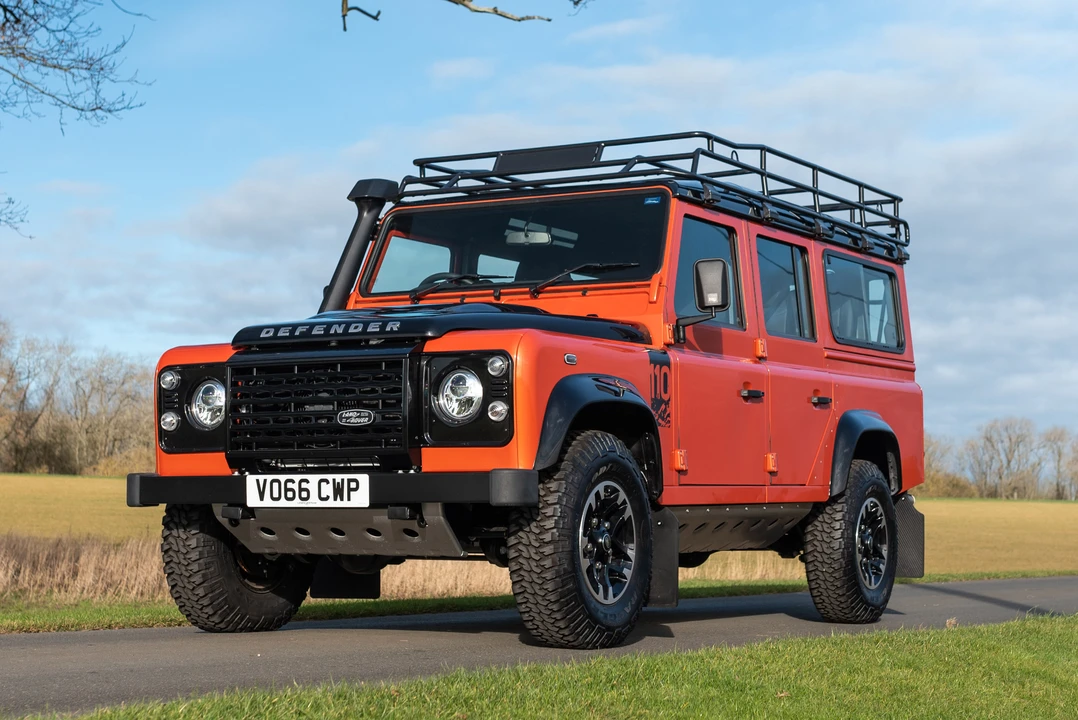 2016 Land Rover Defender 110 - Image 2 of 31