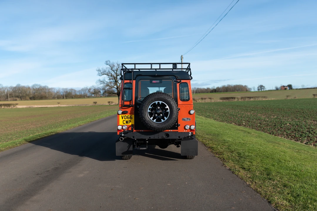 2016 Land Rover Defender 110 - Image 7 of 31