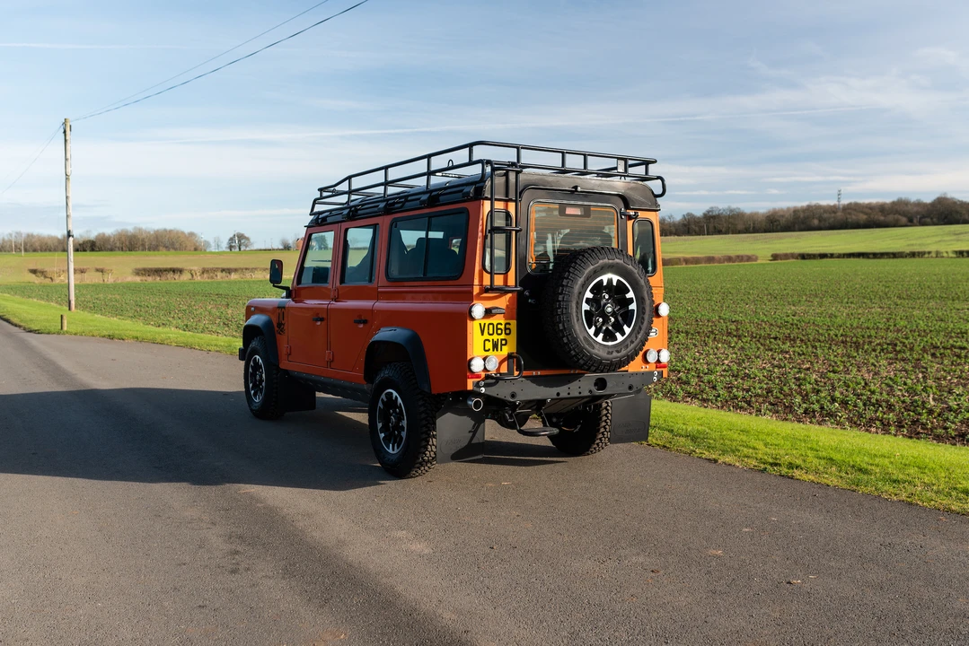 2016 Land Rover Defender 110 - Image 8 of 31