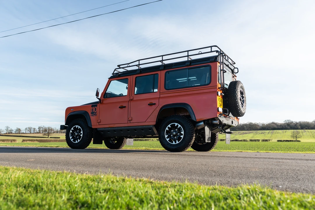 2016 Land Rover Defender 110 - Image 17 of 31