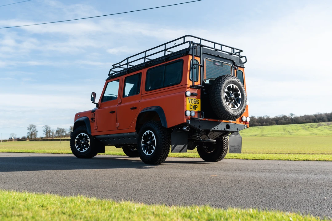 2016 Land Rover Defender 110 - Image 16 of 31