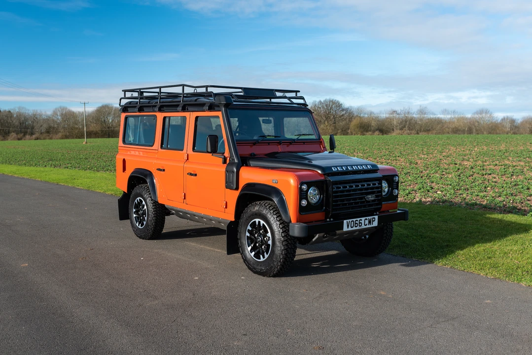 2016 Land Rover Defender 110 - Image 4 of 31