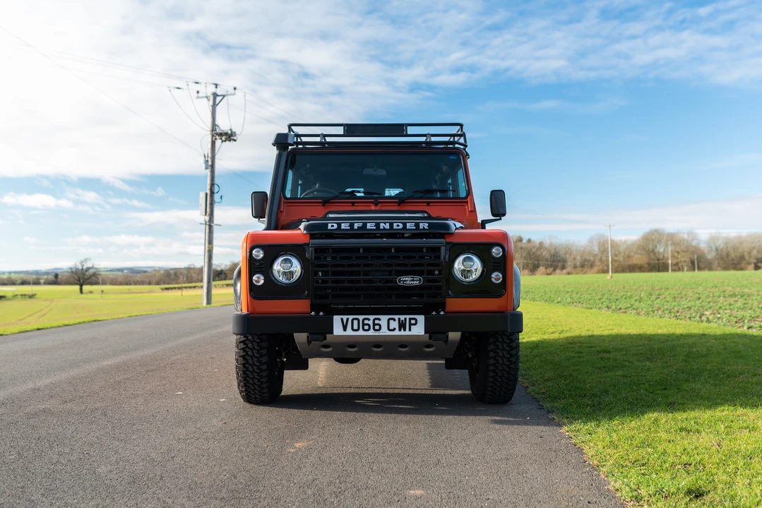 2016 Land Rover Defender 110 - Image 11 of 31