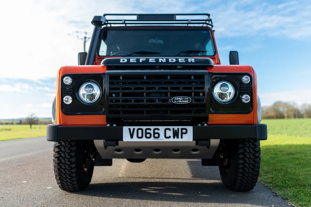 2016 Land Rover Defender 110 - Image 18 of 31