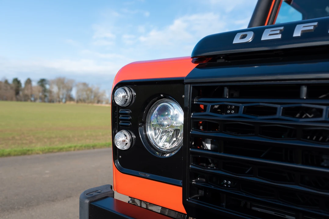 2016 Land Rover Defender 110 - Image 23 of 31