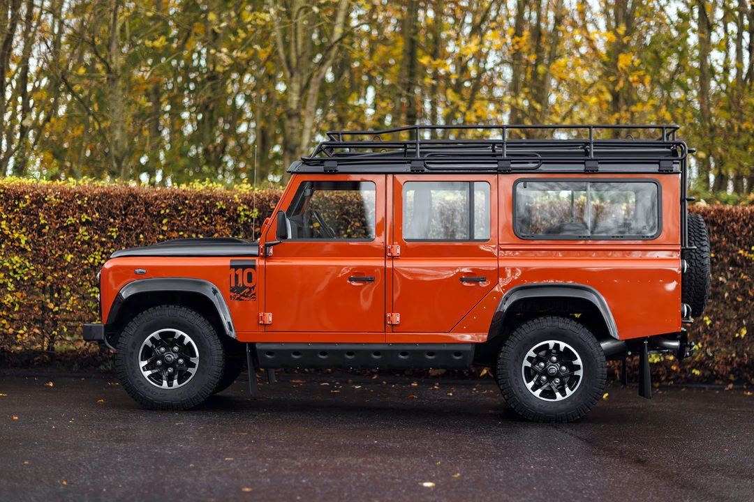 2016 Land Rover Defender 110 - Image 17 of 31