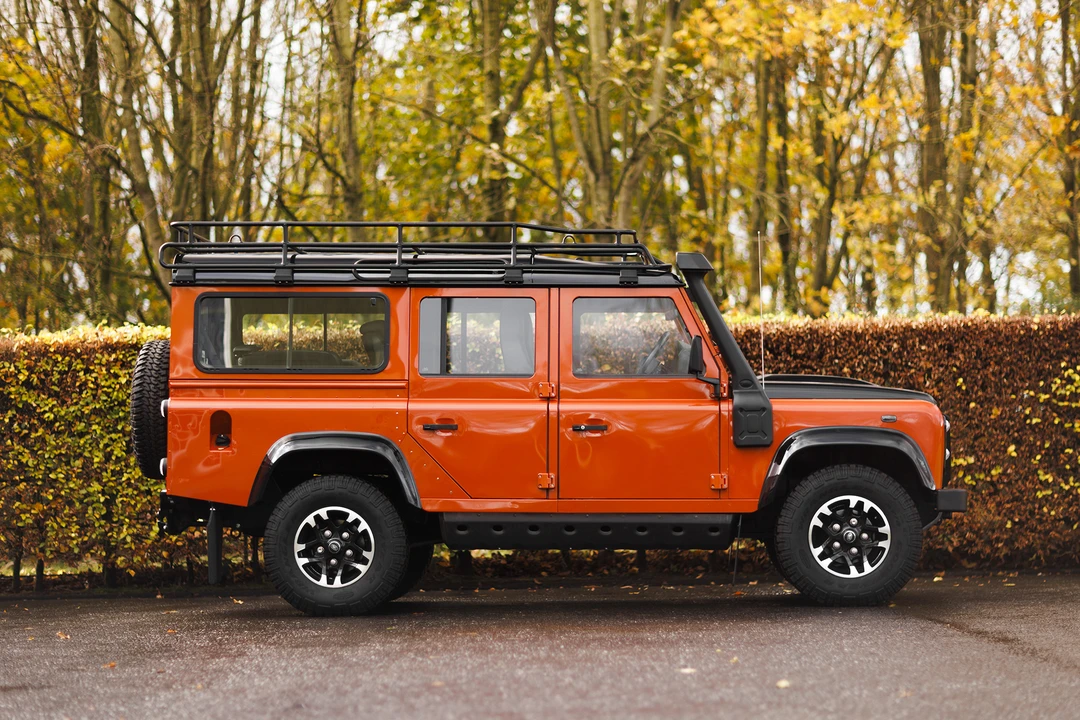 2016 Land Rover Defender 110 - Image 5 of 31