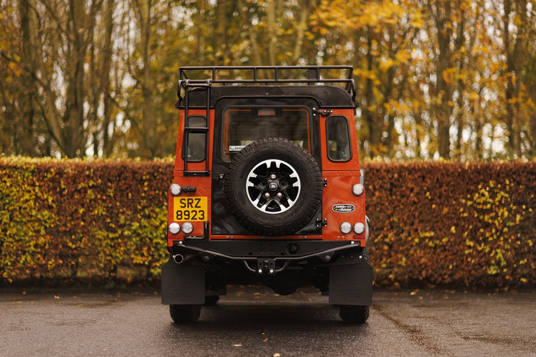 2016 Land Rover Defender 110 - Image 7 of 31