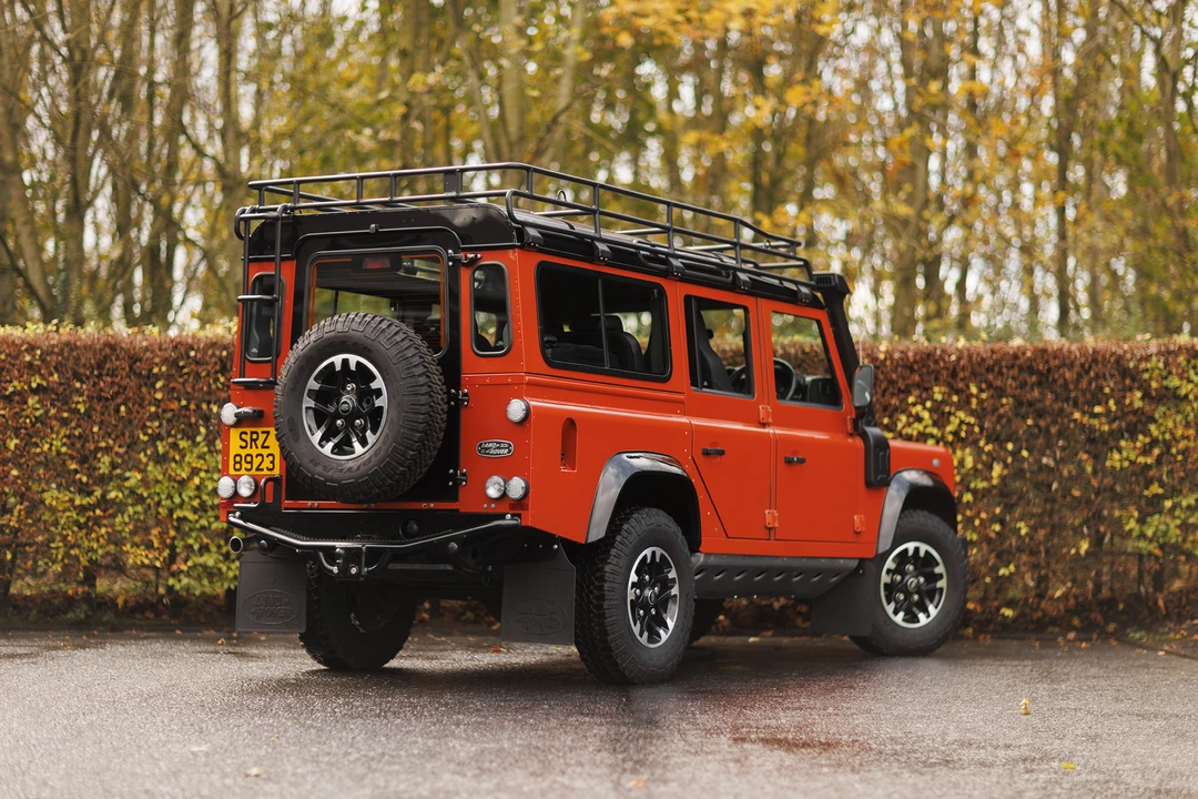 2016 Land Rover Defender 110 - Image 6 of 31