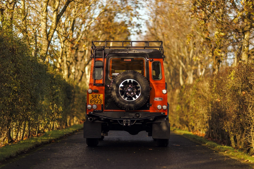 2016 Land Rover Defender 110 - Image 15 of 31