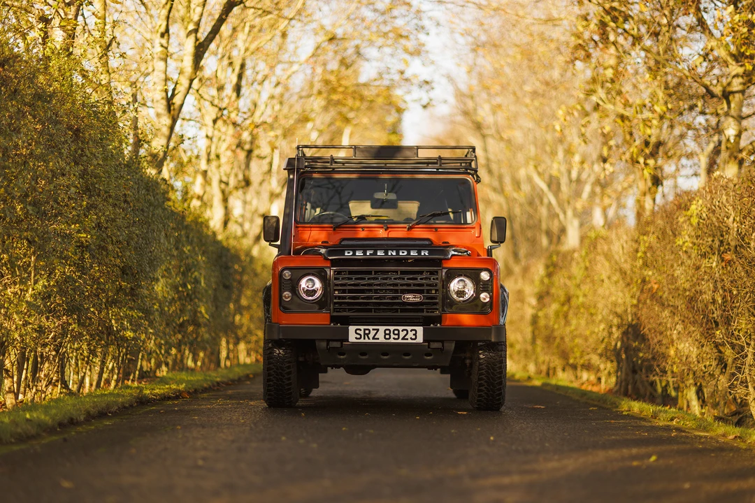 2016 Land Rover Defender 110 - Image 11 of 31