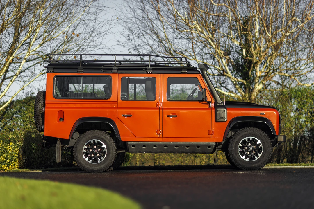 2016 Land Rover Defender 110 - Image 13 of 31