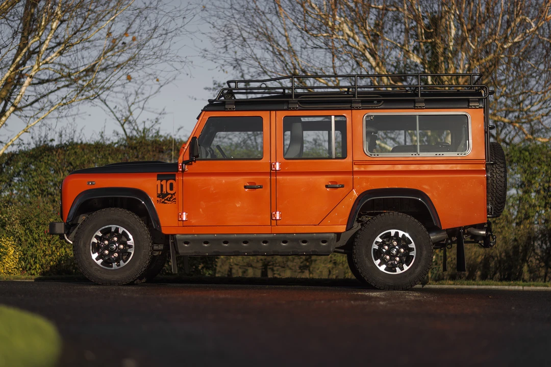 2016 Land Rover Defender 110 - Image 9 of 31