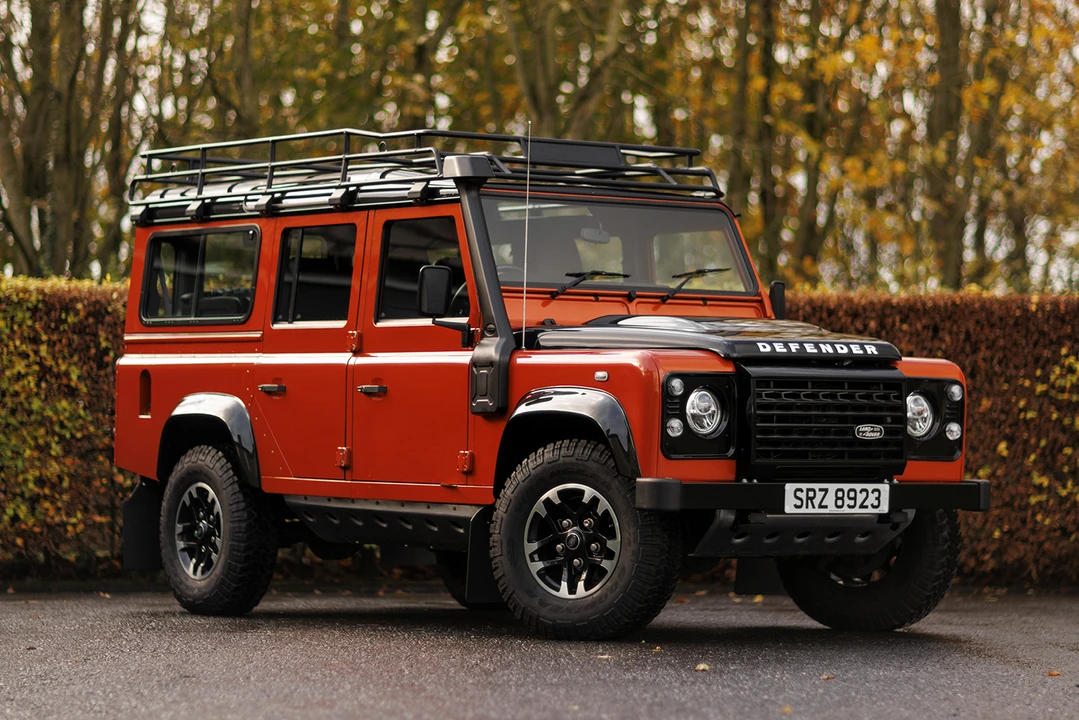 2016 Land Rover Defender 110 - Image 2 of 31
